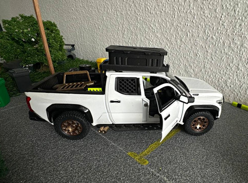 Toyota pickup truck - pickup,